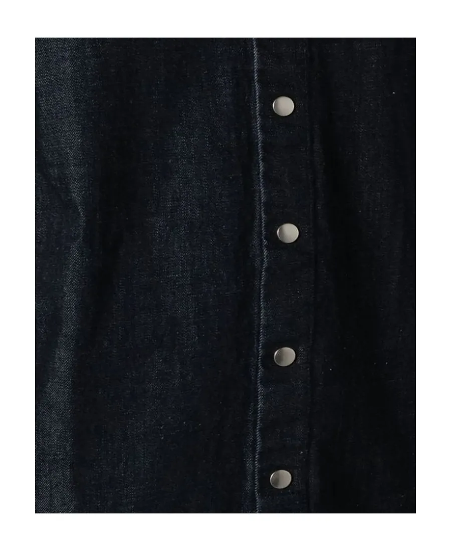 Long-Sleeved Buttoned Denim Shirt