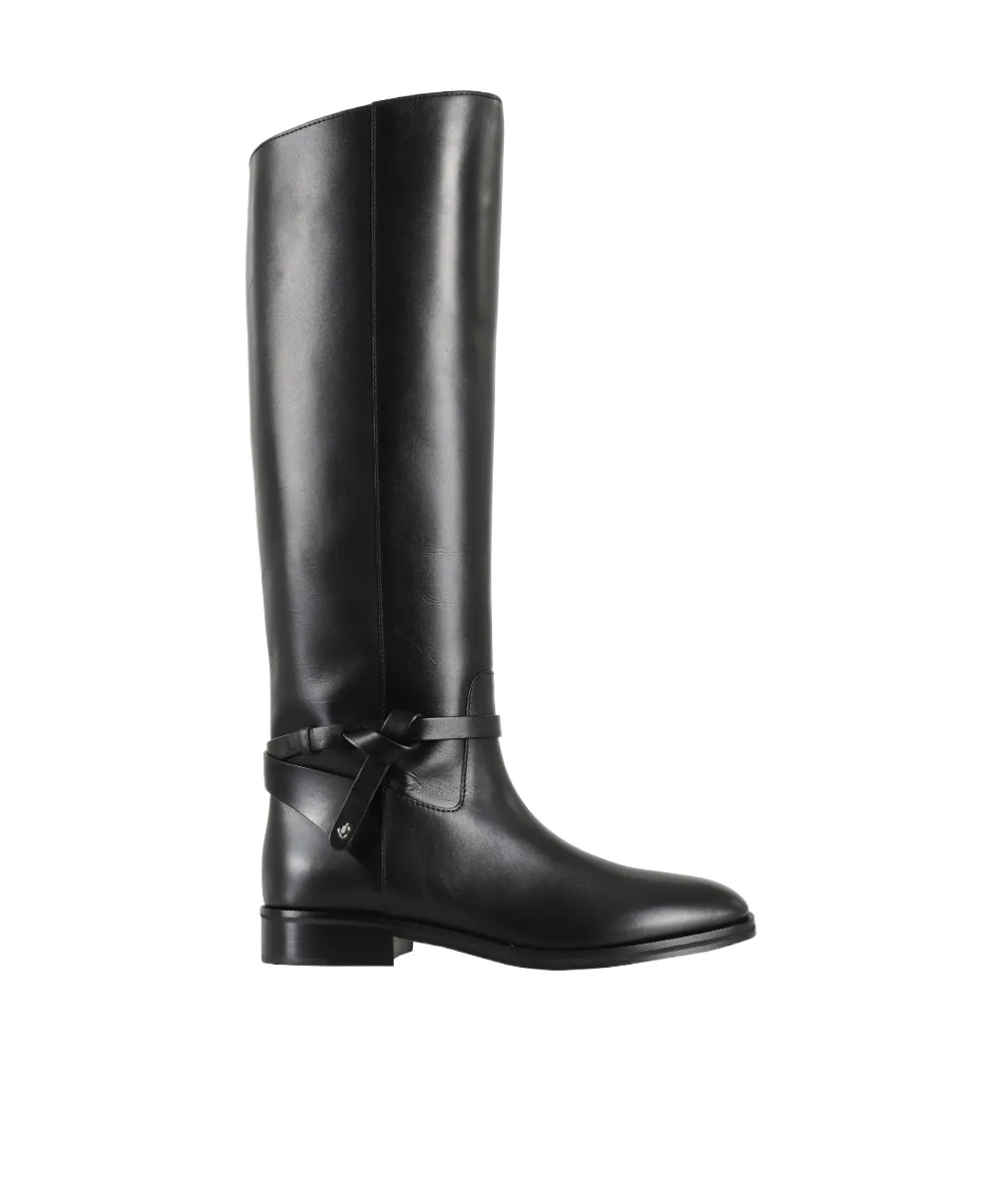 Round-Toed Boots