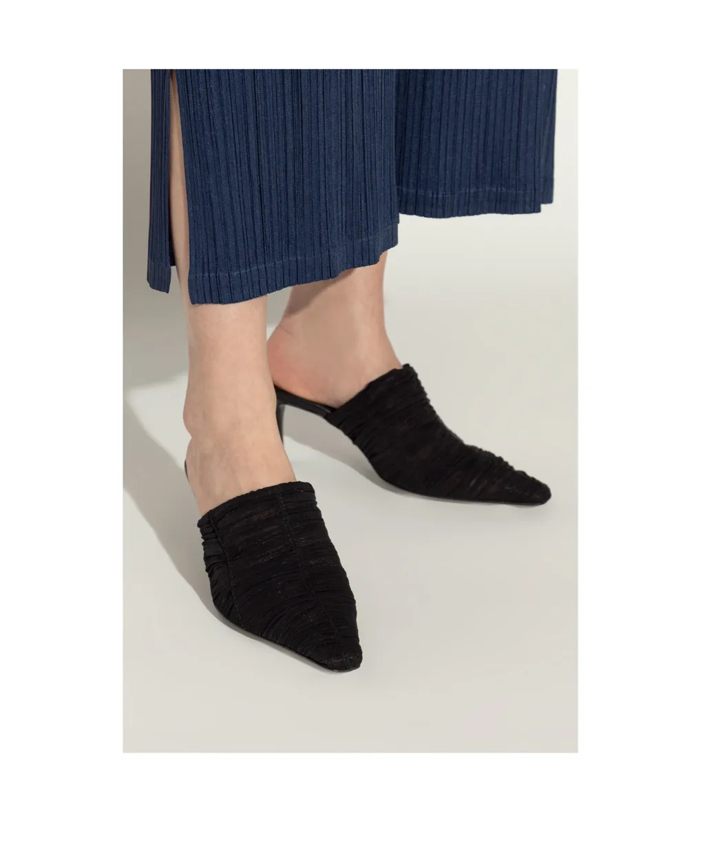 Lotta 65 Pumps