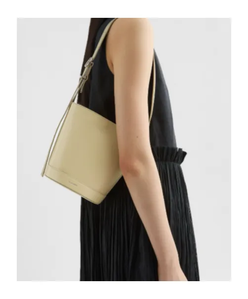 Cannolo Bucket Bag