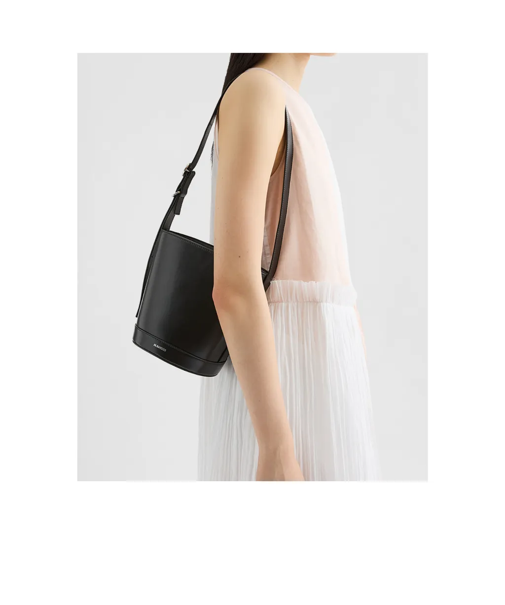 Cannolo Bucket Bag