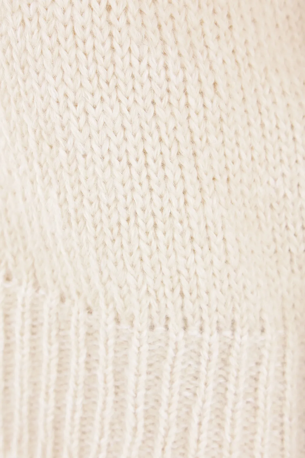 Long-Sleeved Knitted Jumper