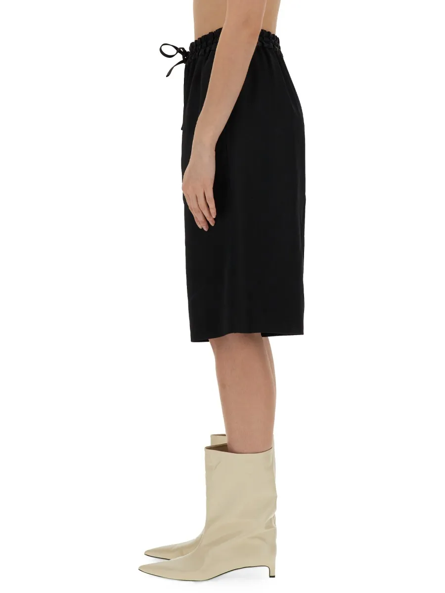 Drawstring-Fastening Knee-Length Shorts