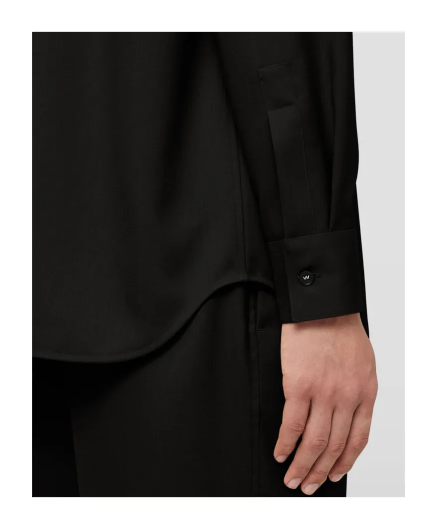 Buttoned Long-Sleeved Shirt