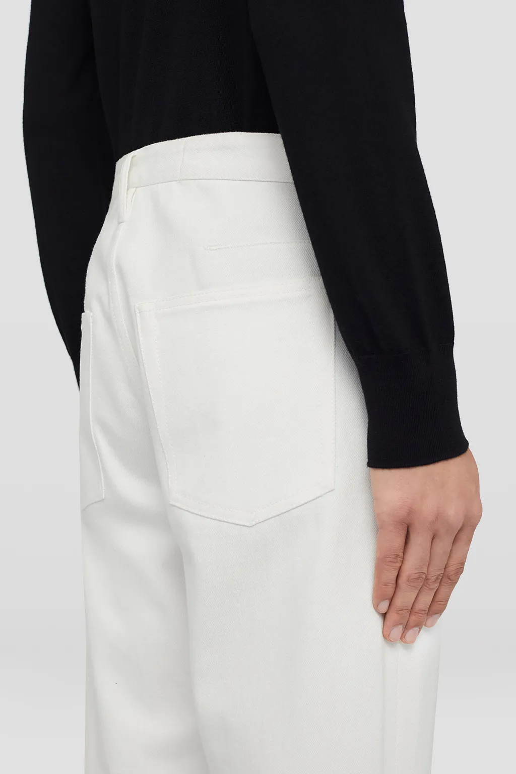 Button Detailed Straight Leg Jeans