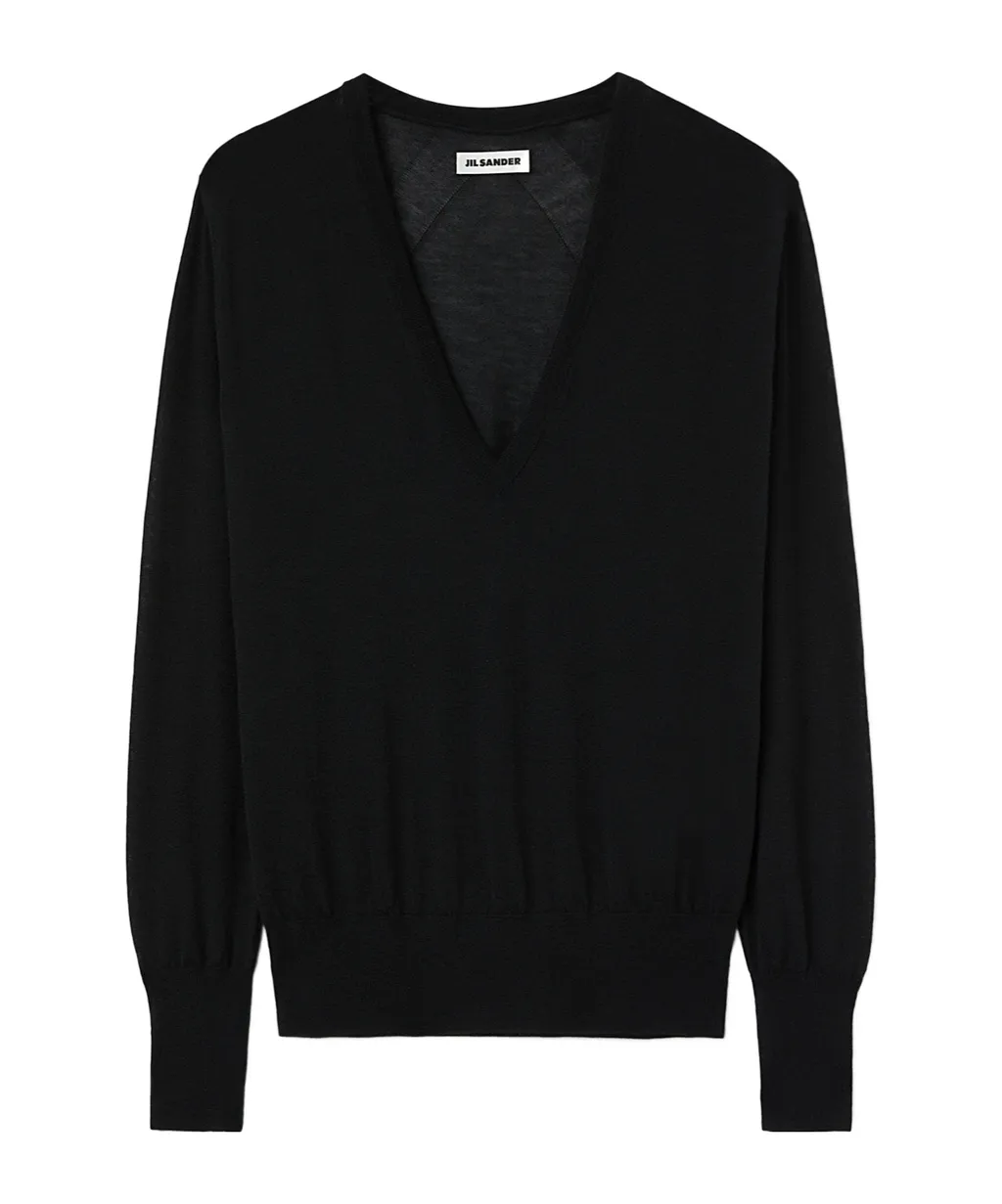 Long Sleeved V-Neck Knitted Top