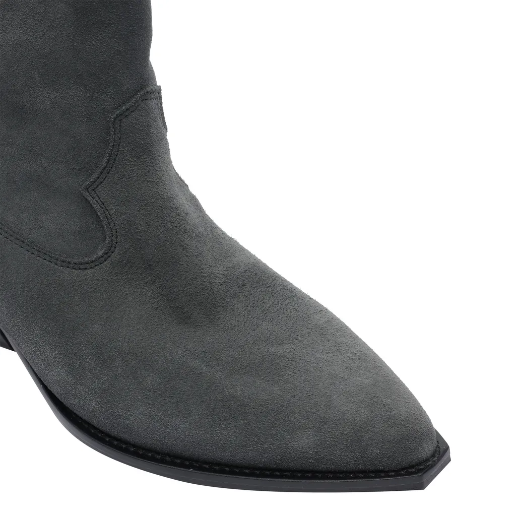 Duerto Pointed Toe Cowboy Boots