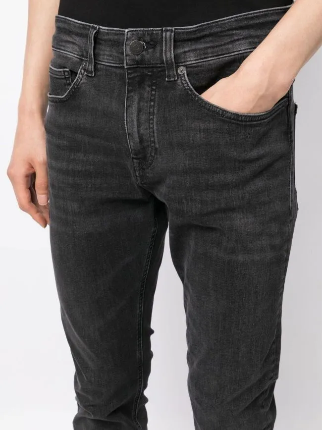 Belt-Loop Jeans