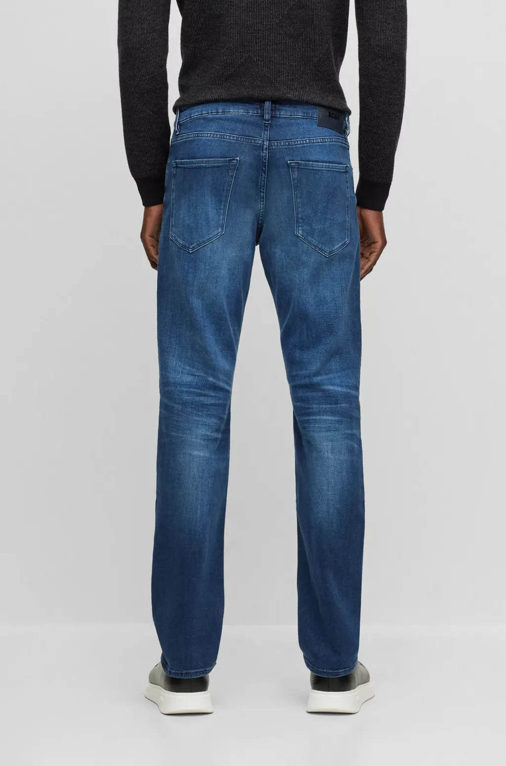 Logo-Patch Straight-Leg Jeans