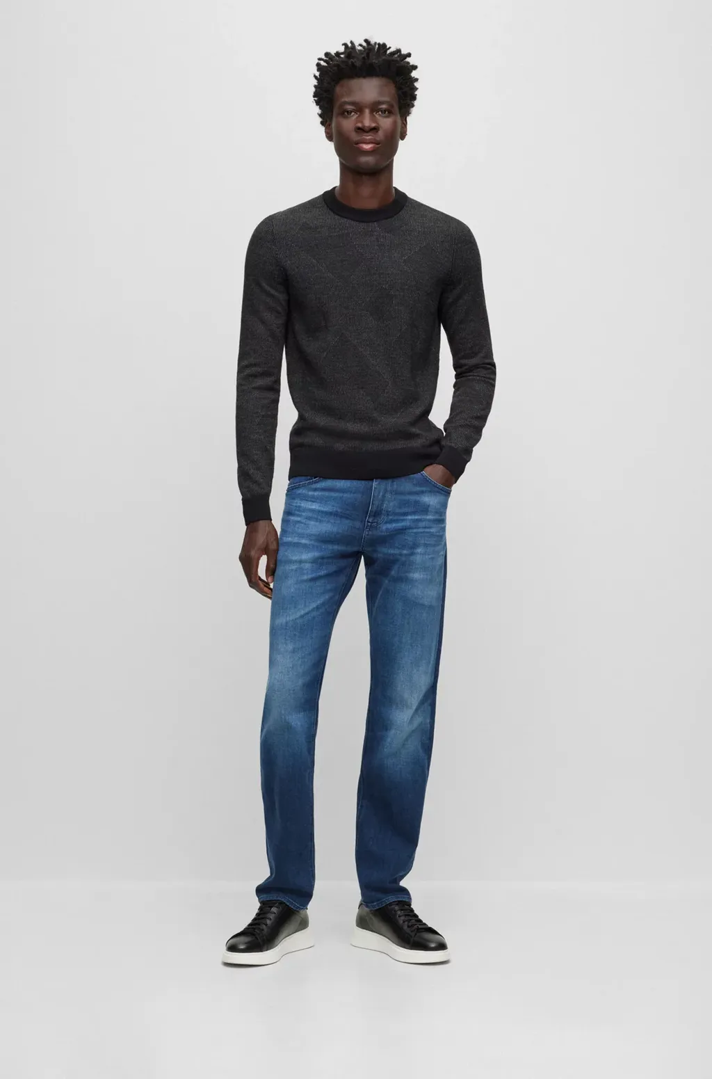 Logo-Patch Straight-Leg Jeans