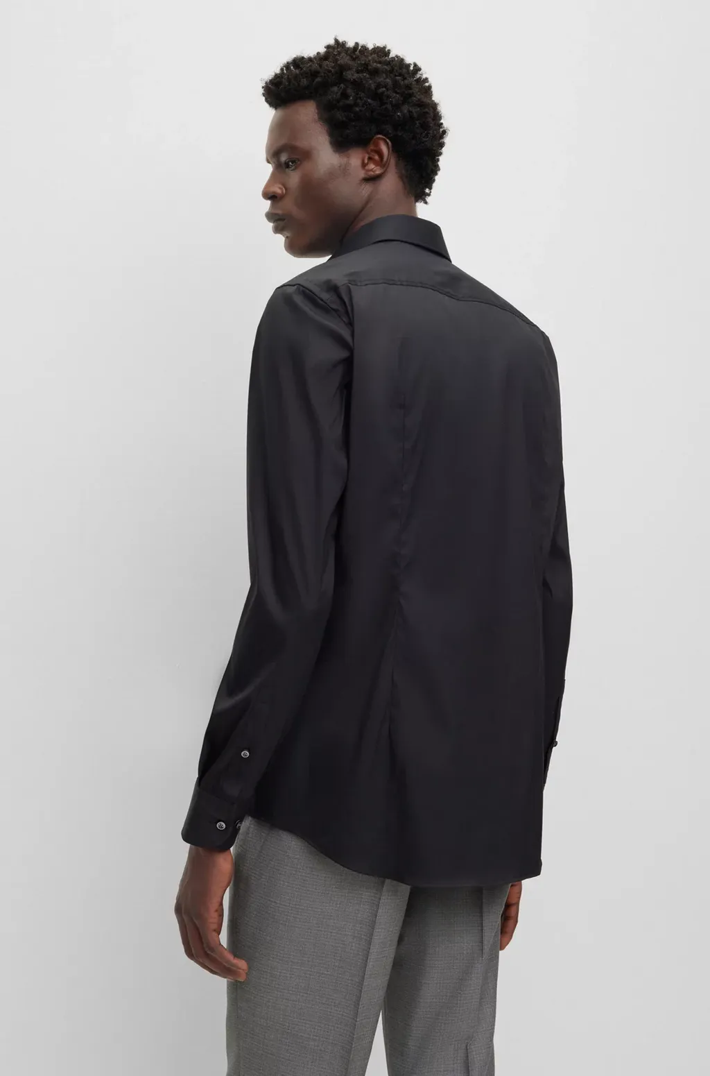 Spread-Collar Button-Up Shirt