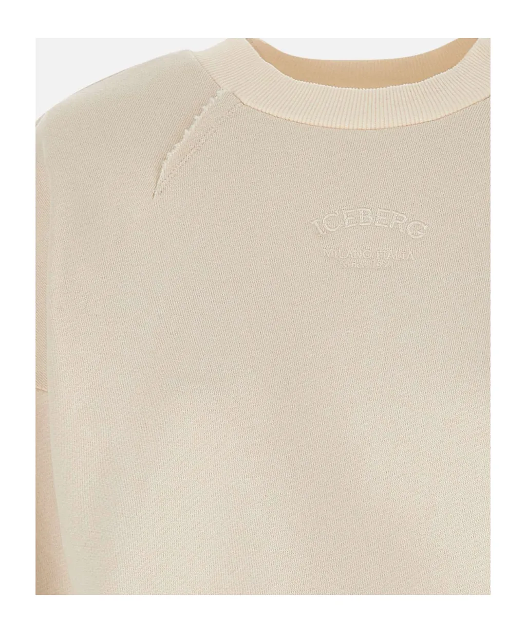 Round-Neck Long-Sleeve Sweatshirt