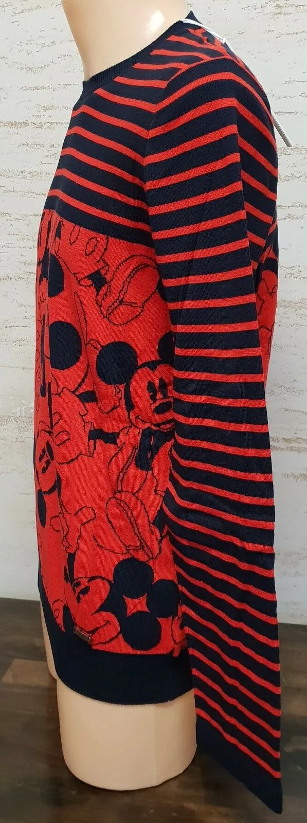 Long-Sleeved Pullover