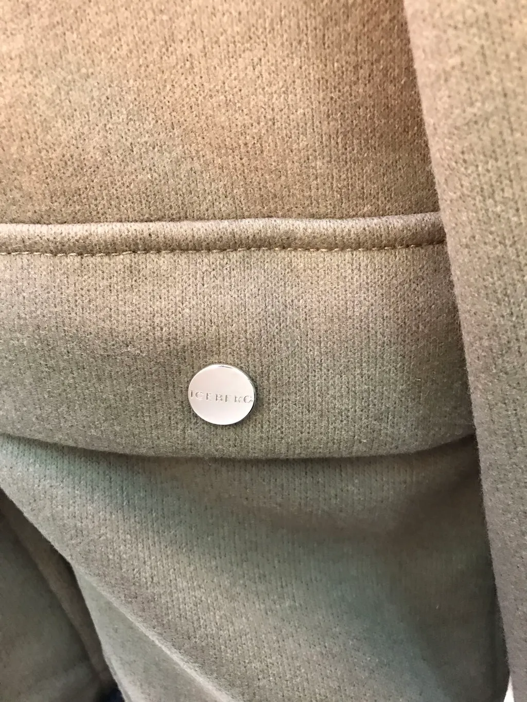 Short-Style Casual Jacket With A Hat