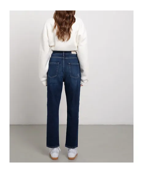 Karolina Jeans