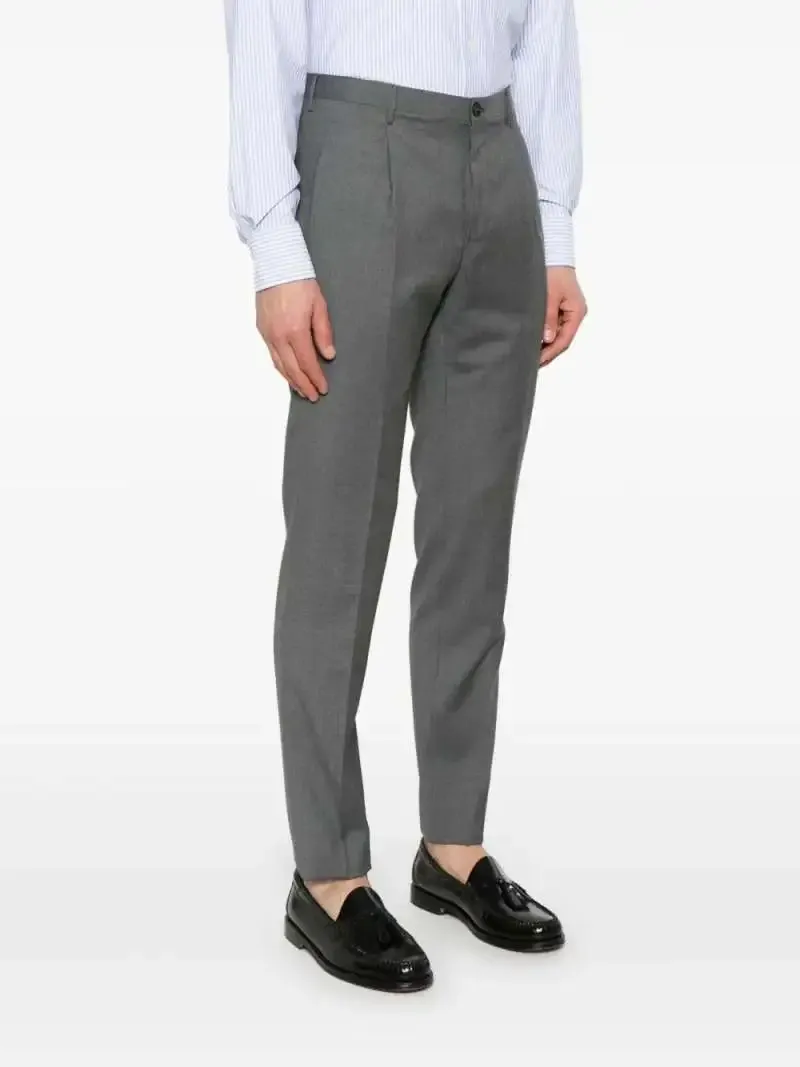 54 Chinos