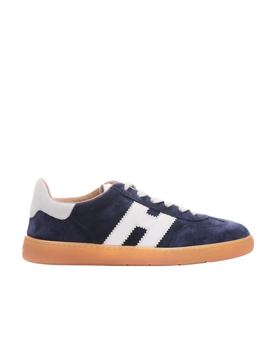 H647 Low-Top Sneakers