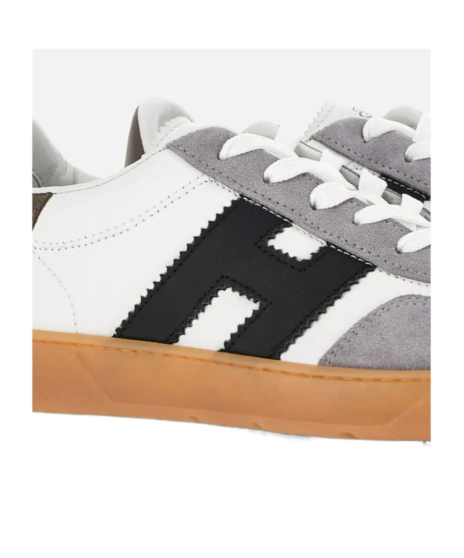 Low-Top Laced Sneakers
