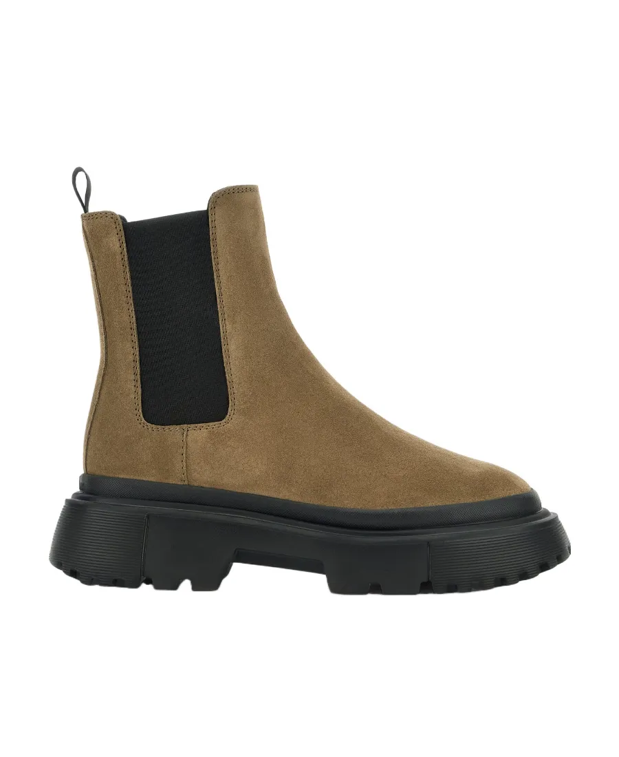 Chelsea Round-Toe Boots