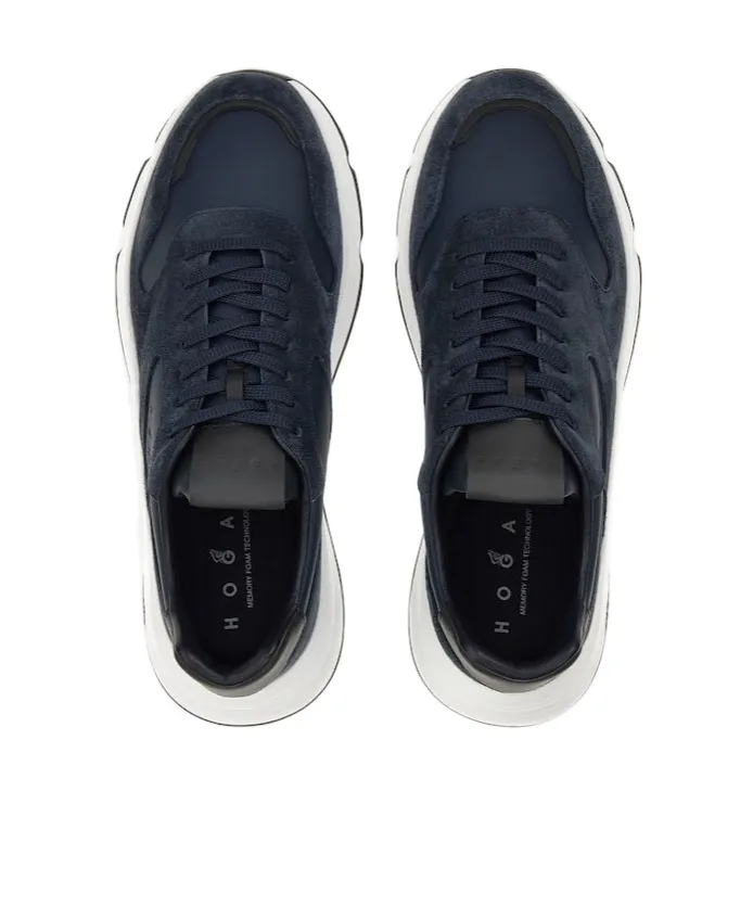 Hyperlight Lace-Up Sneakers