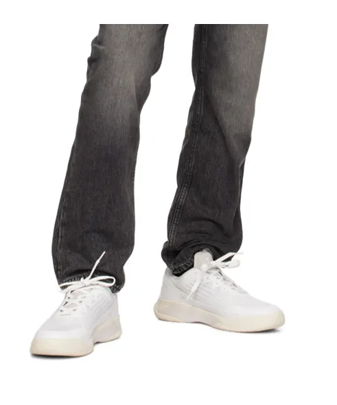 Courtstride Sneakers