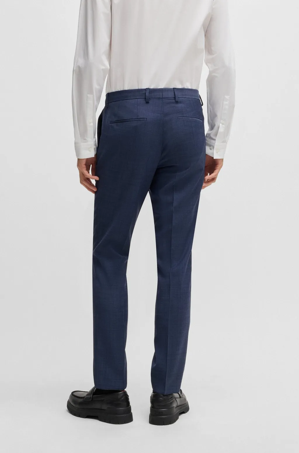 Long-Sleeved Suit