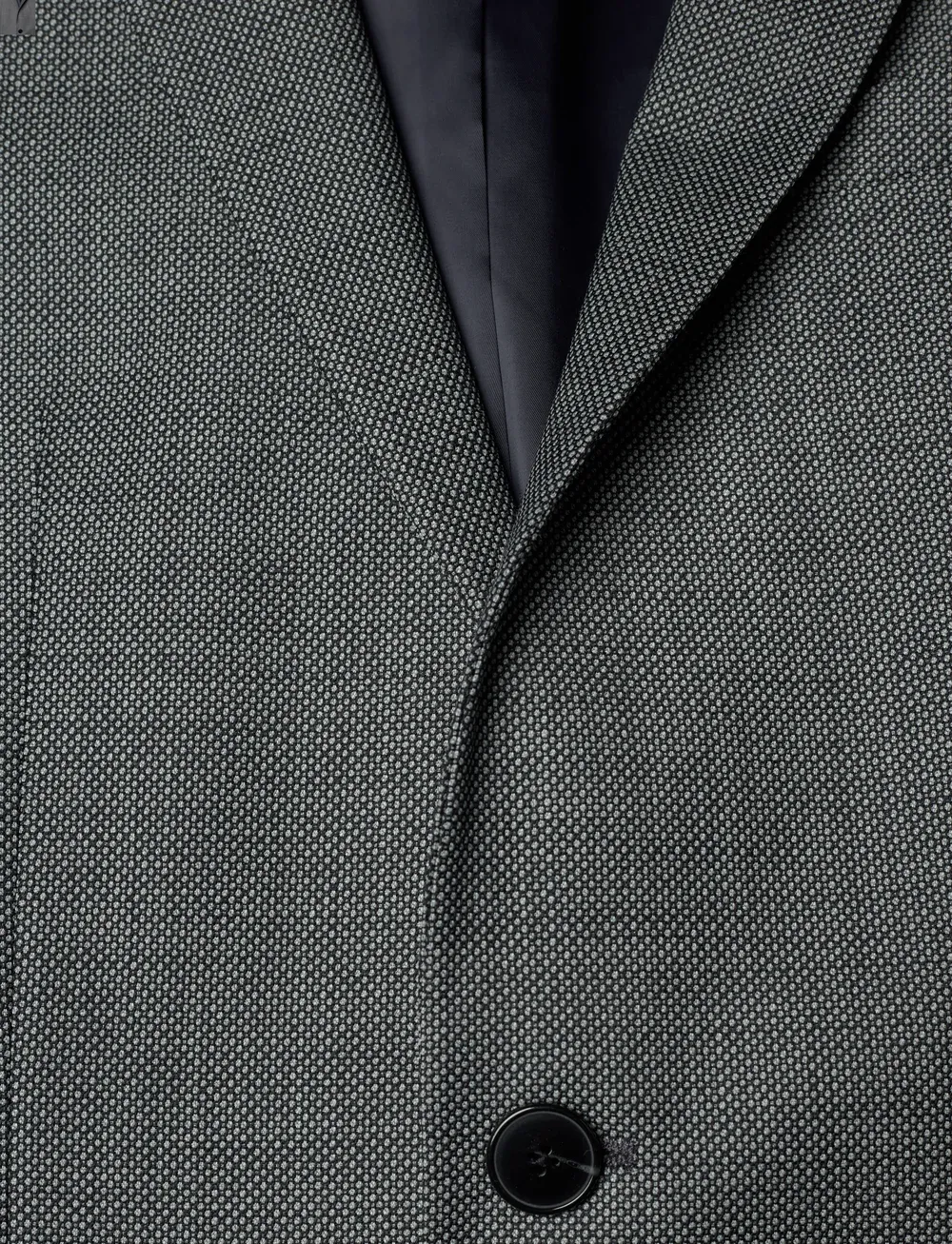 Long-Sleeved Suit