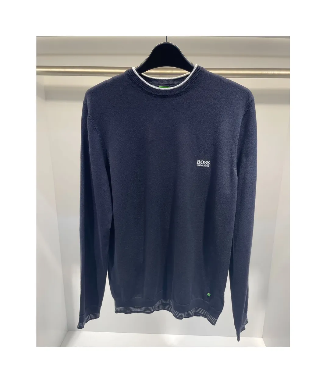 Round-Collar Long-Sleeved Sweater