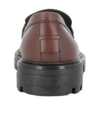H673 Round-Toe Loafers