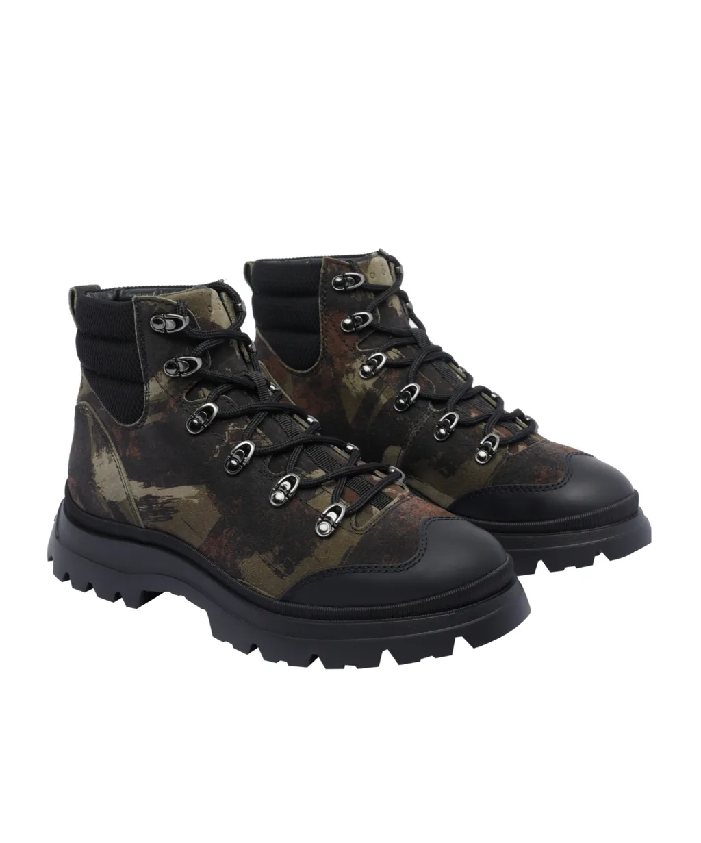 Camouflage Lace-Up Boots
