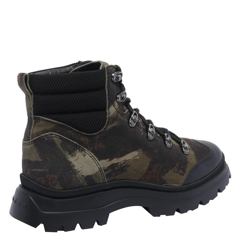 Camouflage Lace-Up Boots