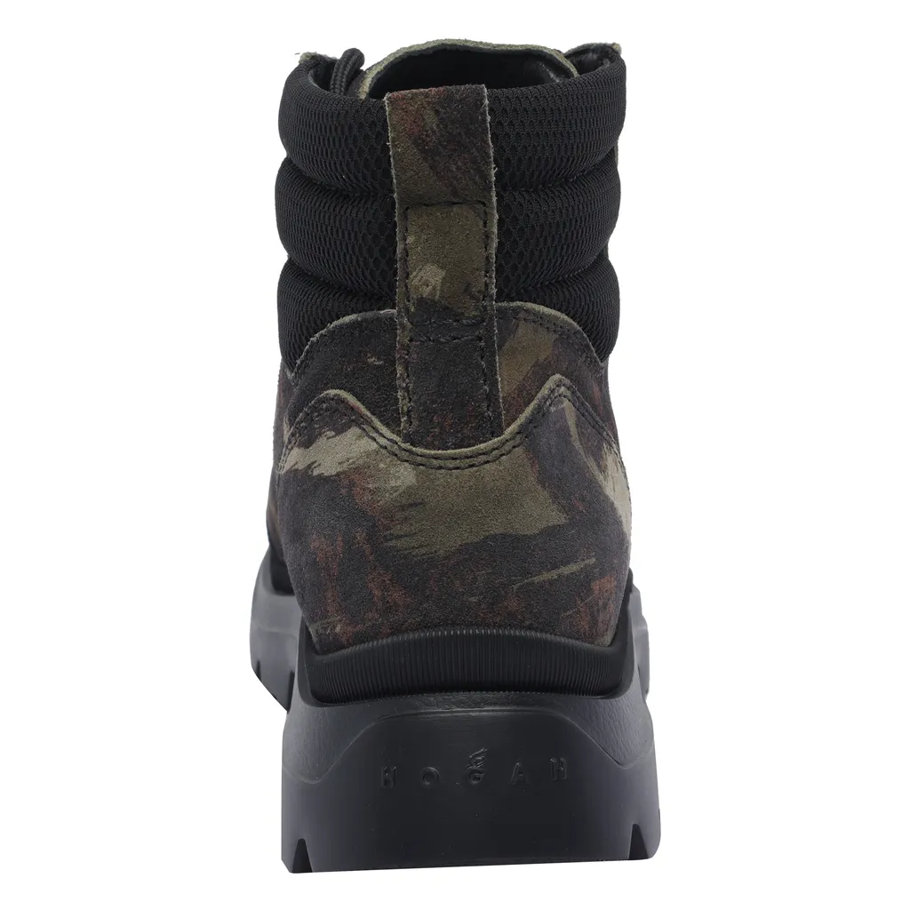 Camouflage Lace-Up Boots