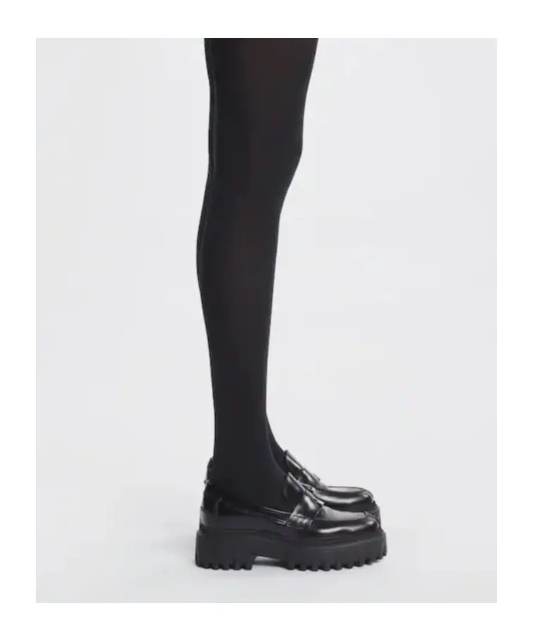 H700 Loafers
