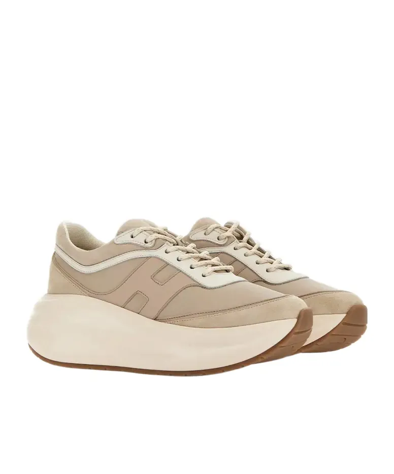 H696 Chunky Runner Sneakers