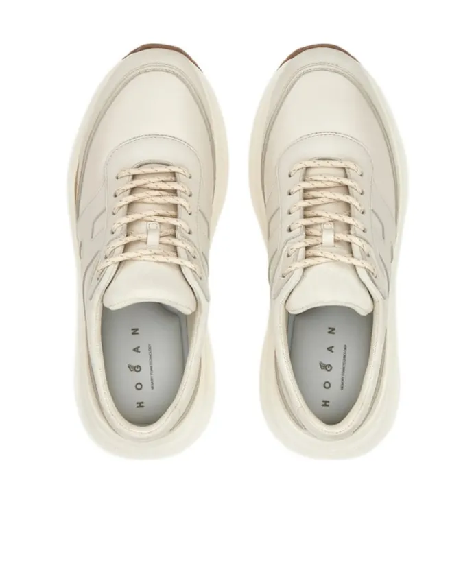 H696 Chunky Runner Sneakers