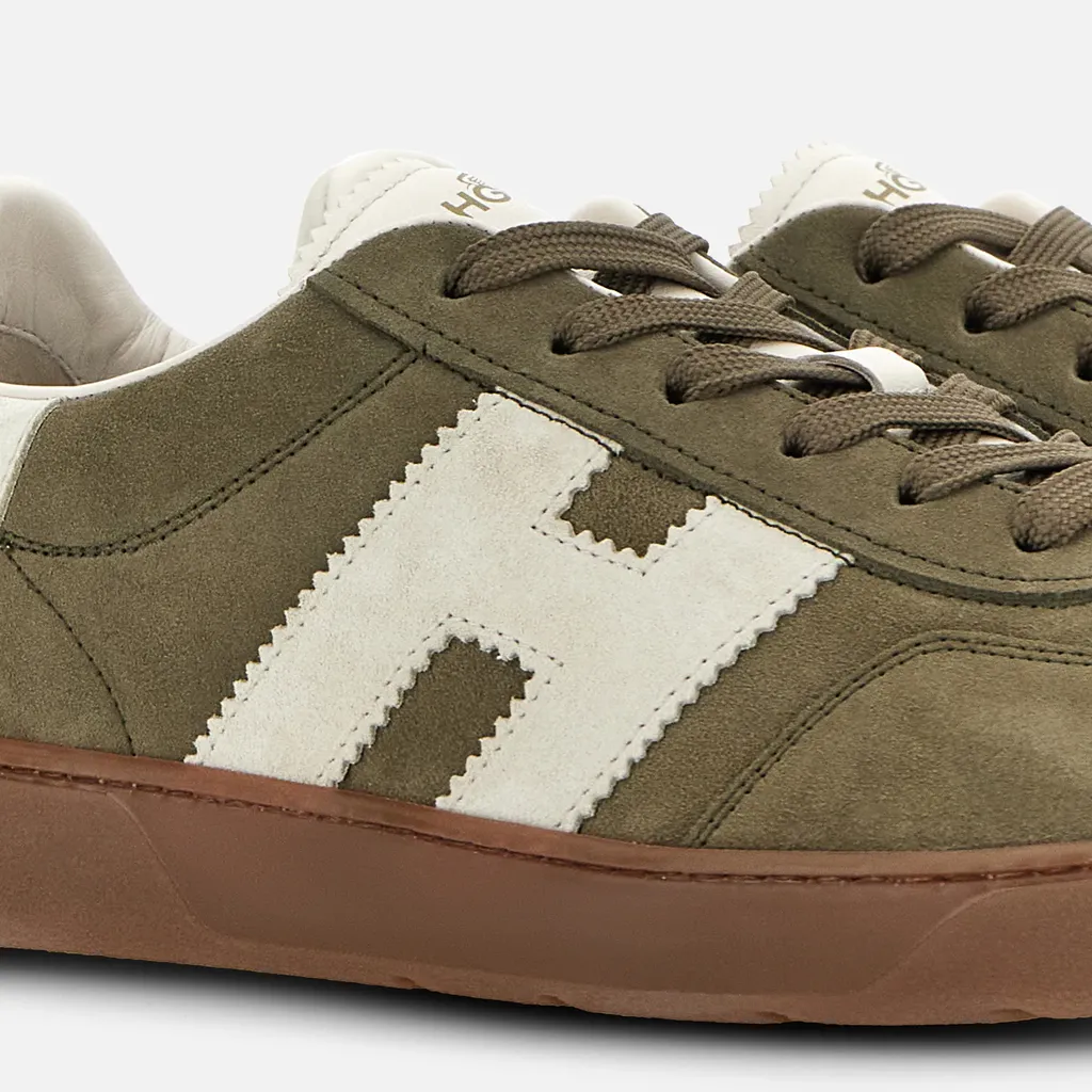 H647 Logo-Patch Low-Top Sneakers