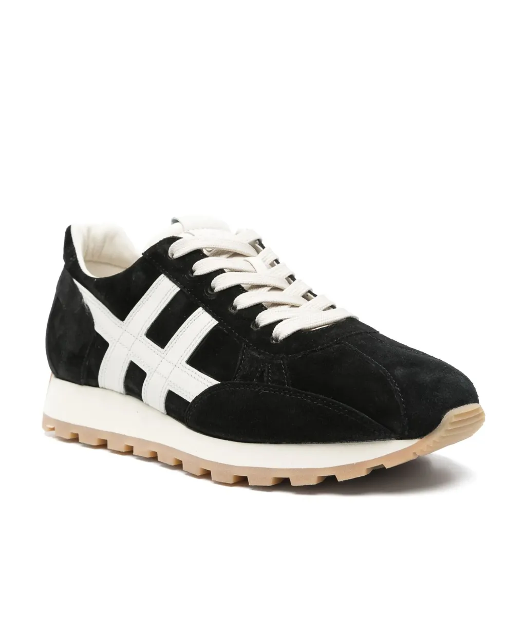 H671 Sneakers