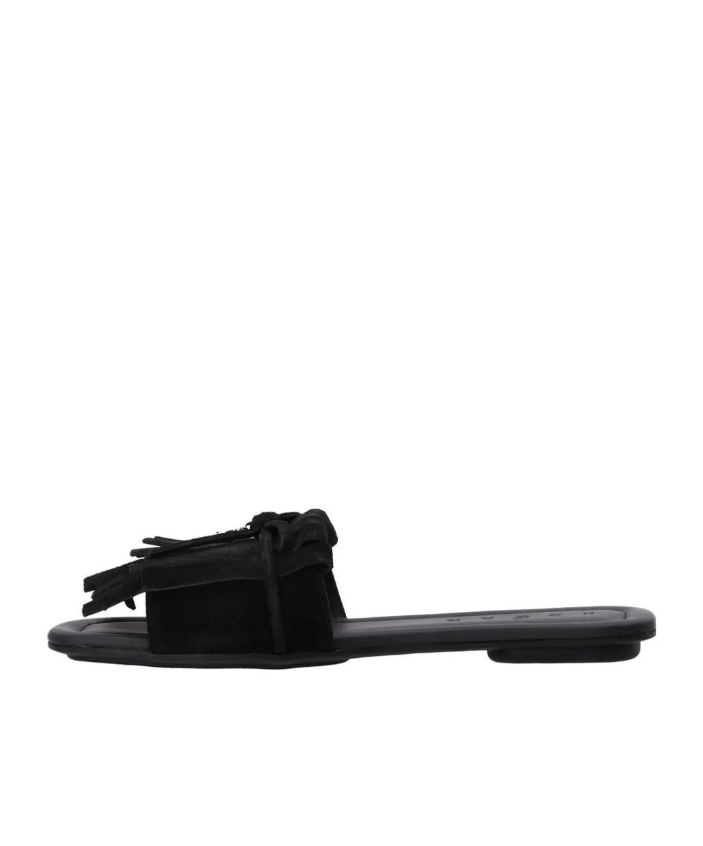 H685 Sandals