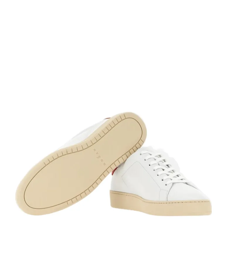 H672 Sneakers