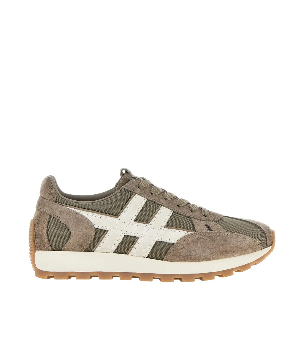 H671 Side Logo Patch Sneakers