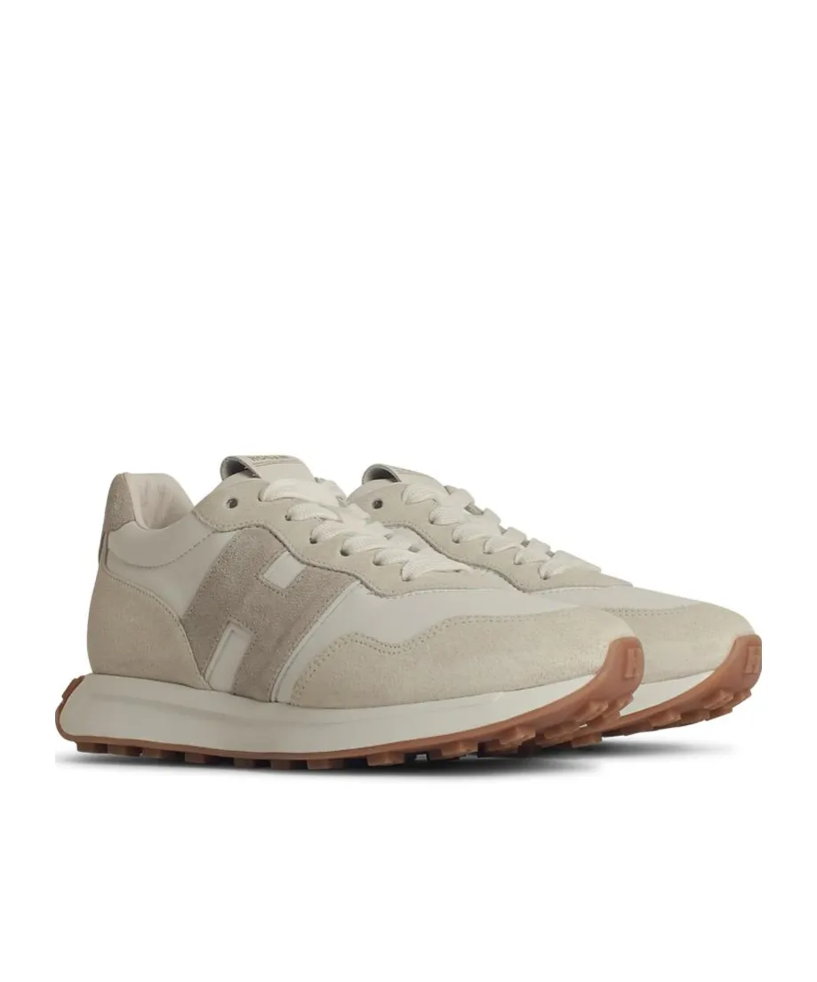 H602 Logo Patch Sneakers