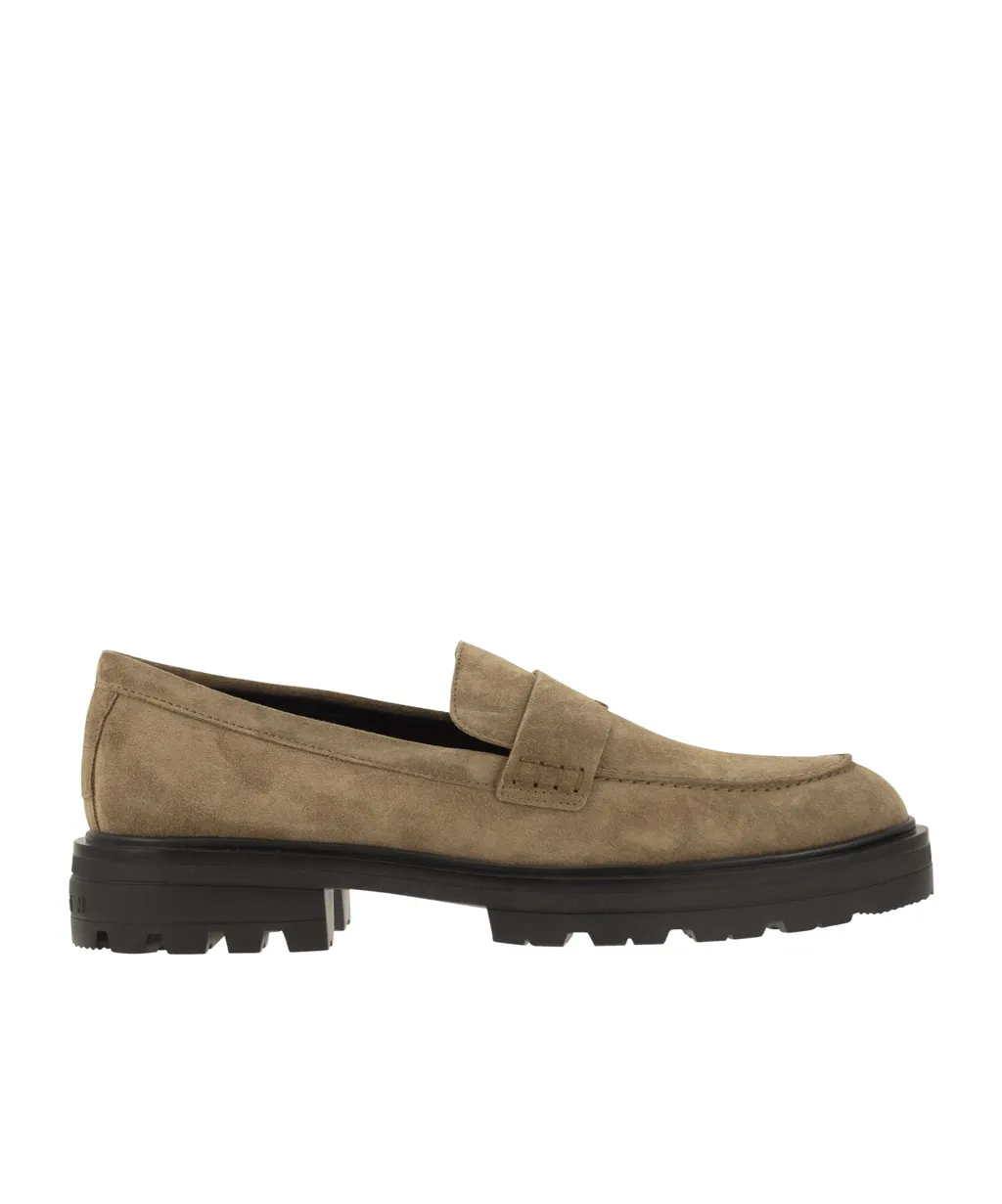 H673 Slip-On Loafers
