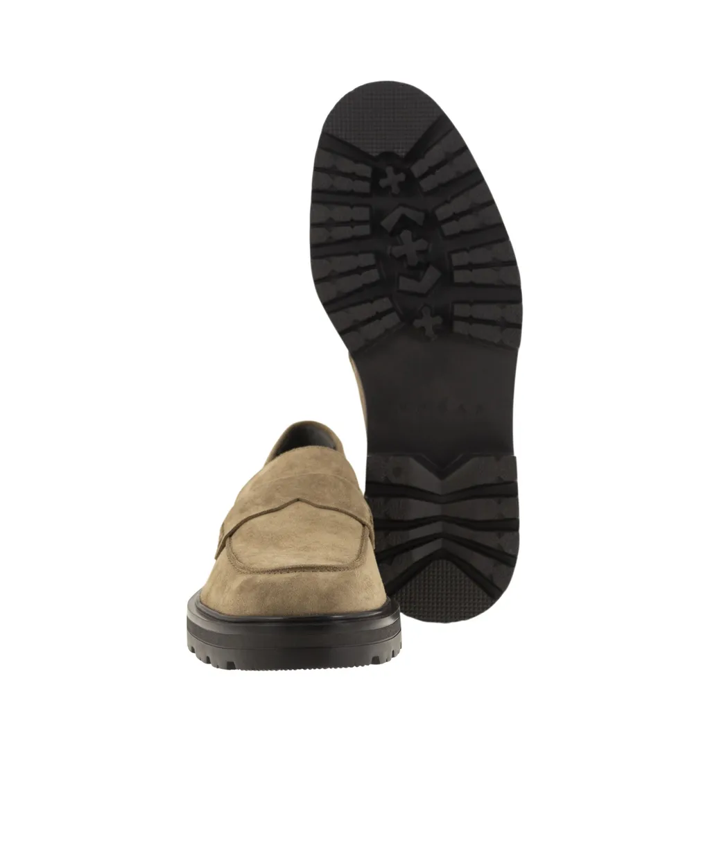 H673 Slip-On Loafers