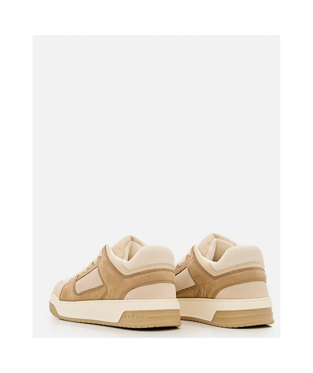 H667 Low-Top Sneakers