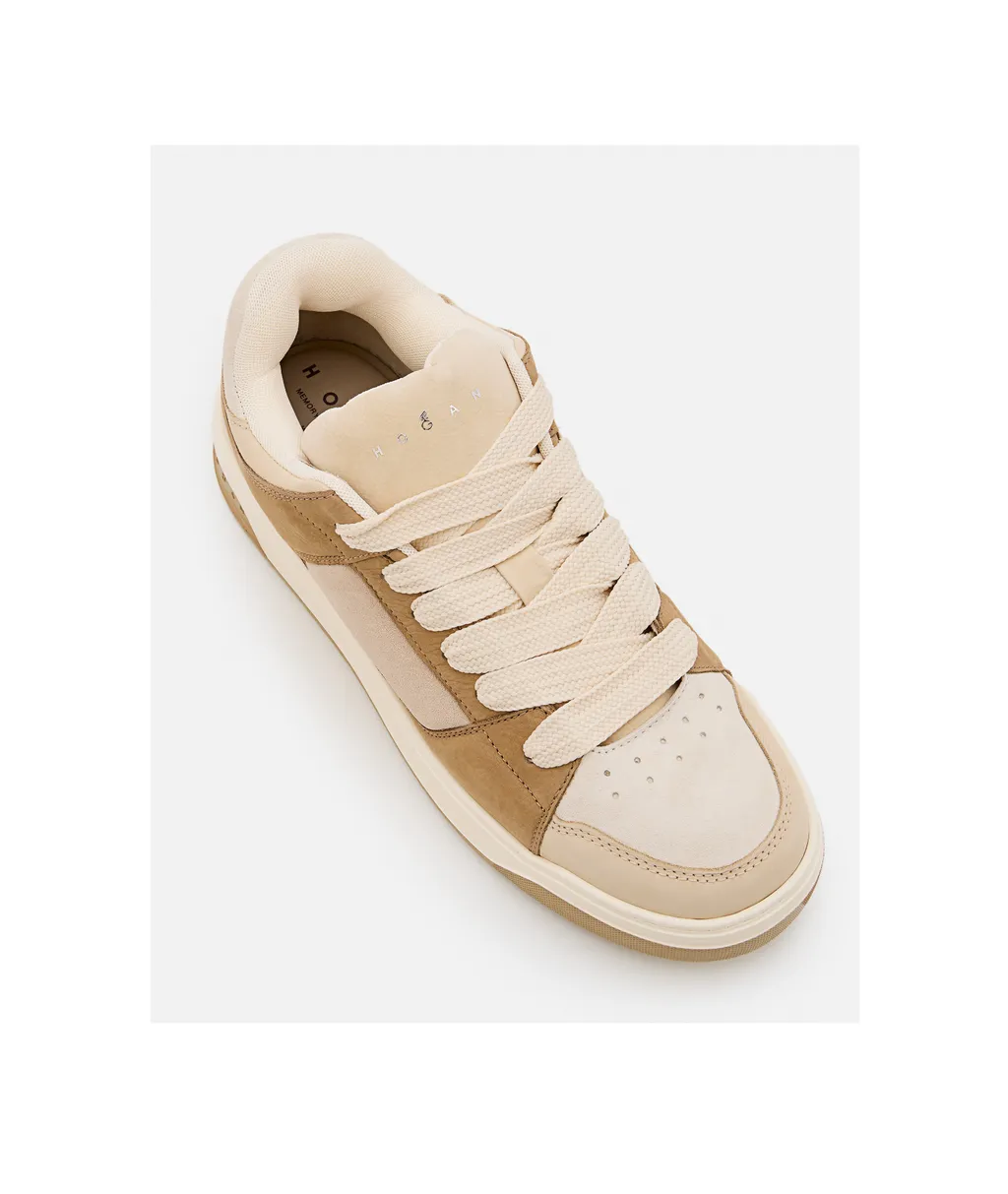 H667 Low-Top Sneakers