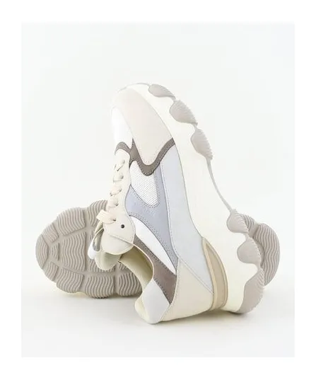 Hyperactive Round Toe Sneakers