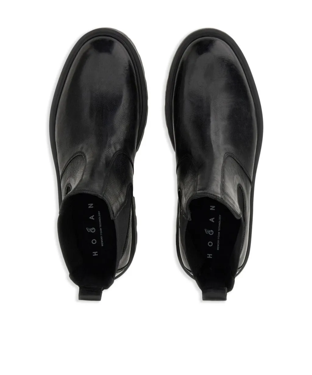 H673 Round-Toe Chelsea Boots
