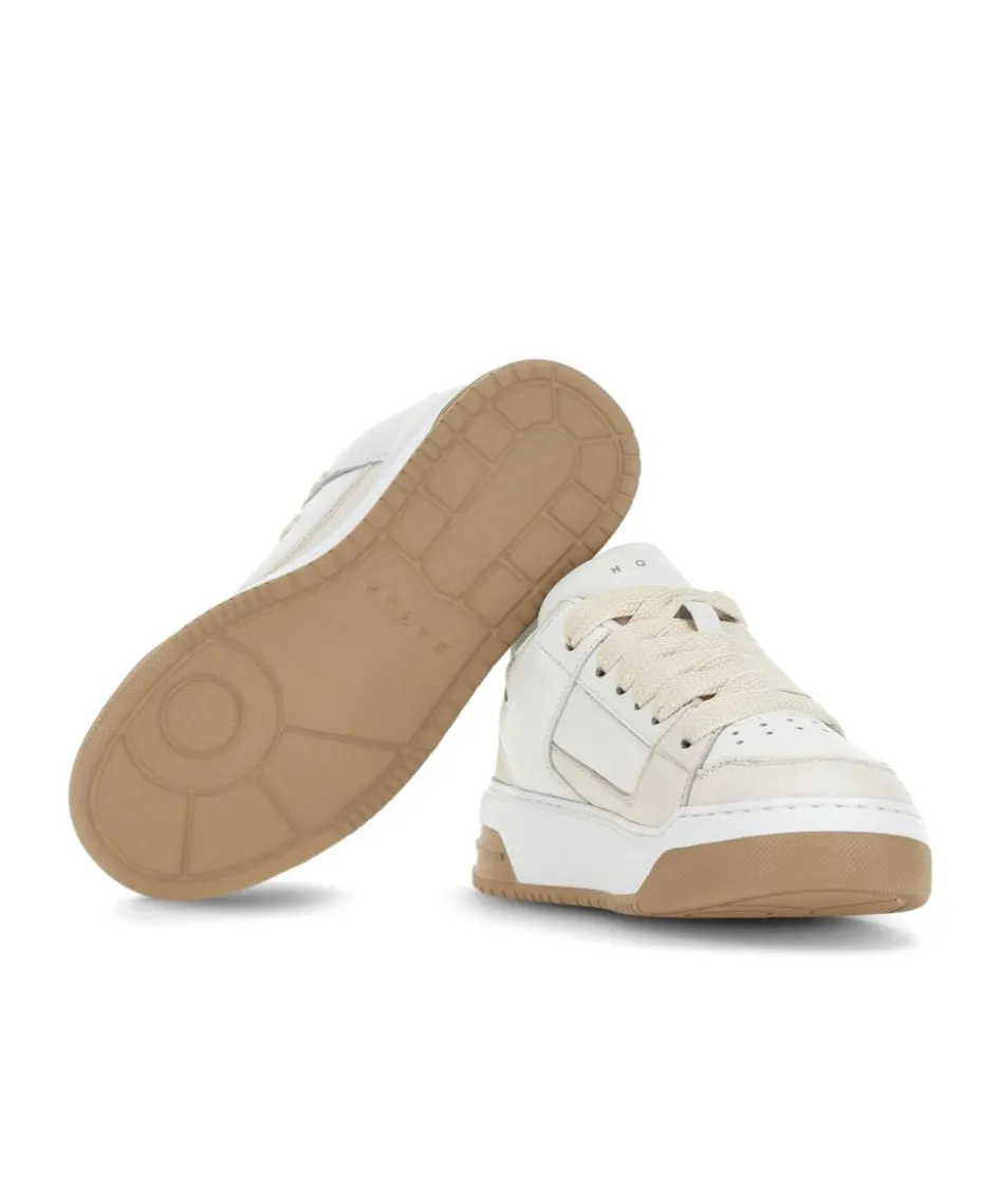 H667 Low-Top Sneakers