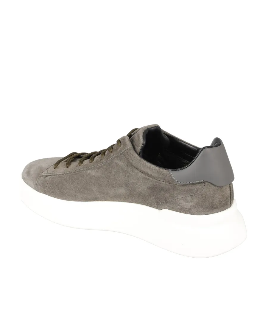H580 Lace-Up Sneakers