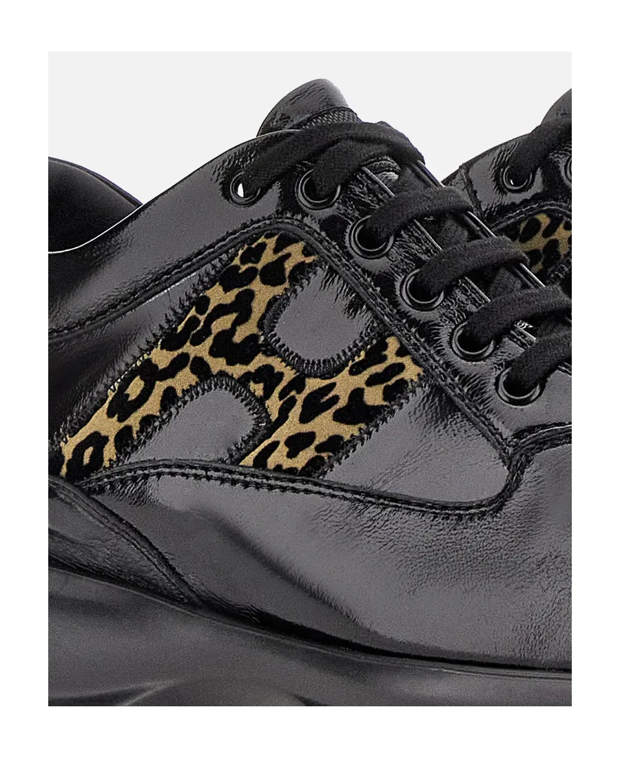 Logo Patch Low-Top Sneakers